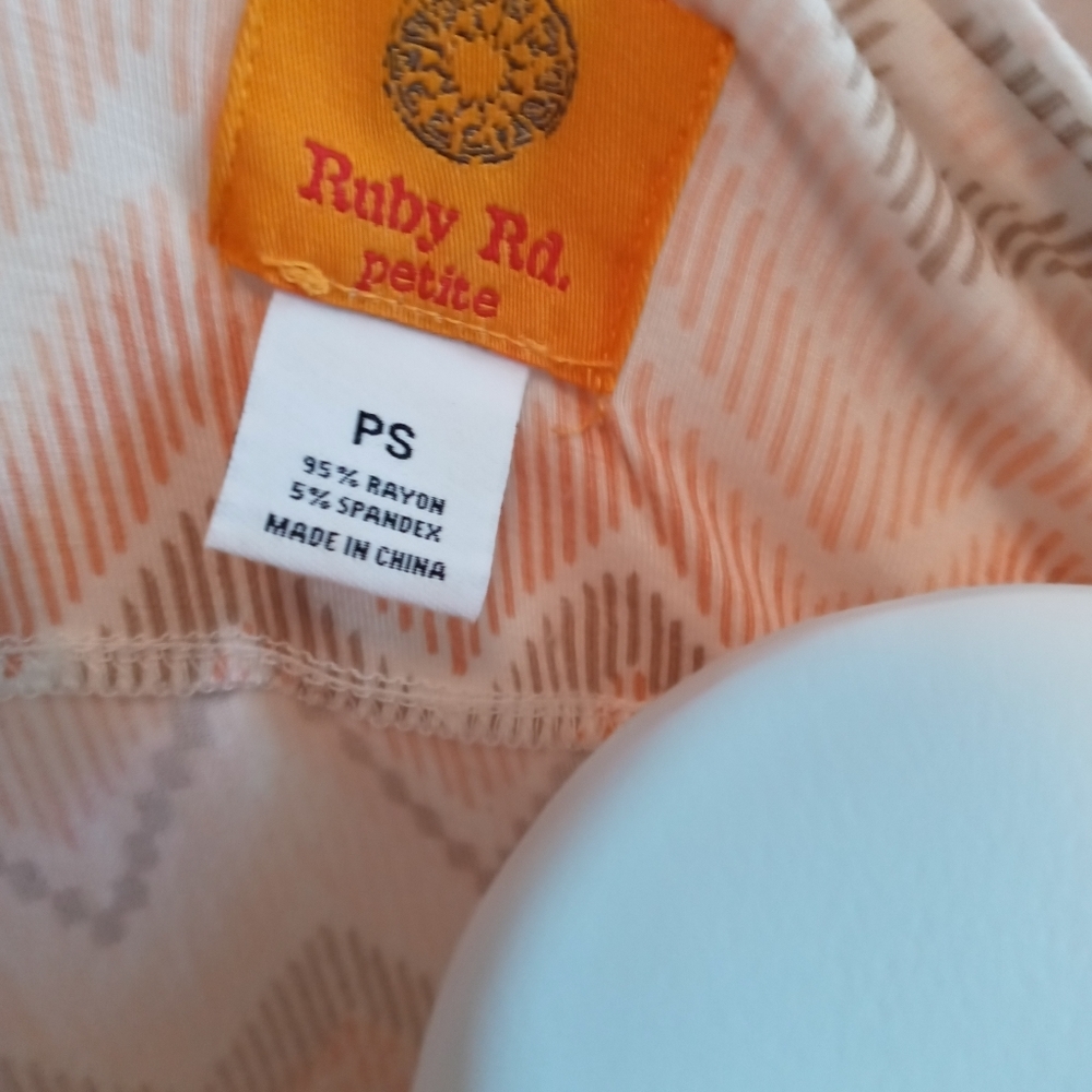 Ruby red petite 3/4 sleeve top - Picture 3 of 4